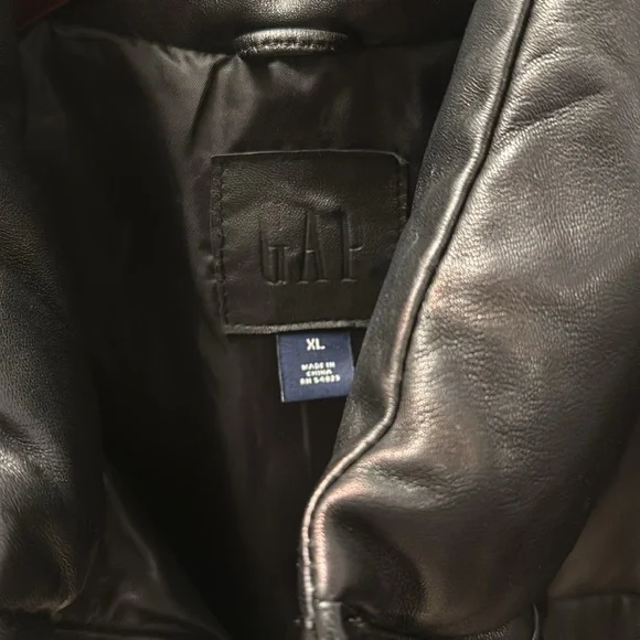 Gap 100% leather puffer jacket - Picture 2 of 4